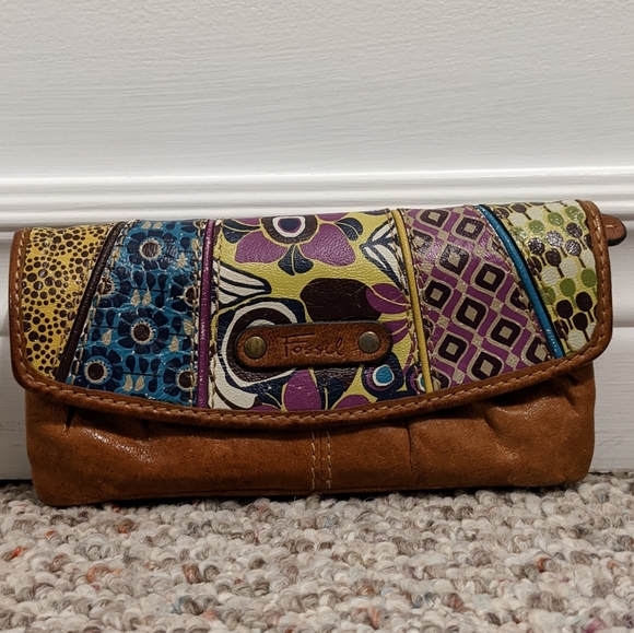๐ต Fossil leather wallet